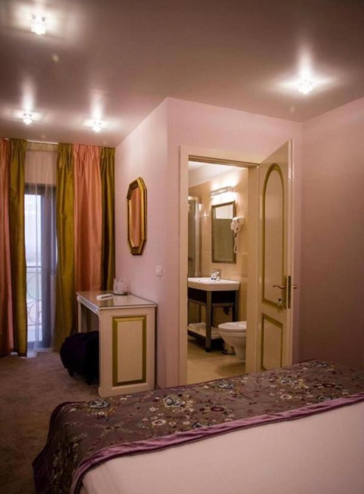 Hotel Goya Collection Târgu Jiu المظهر الخارجي الصورة
