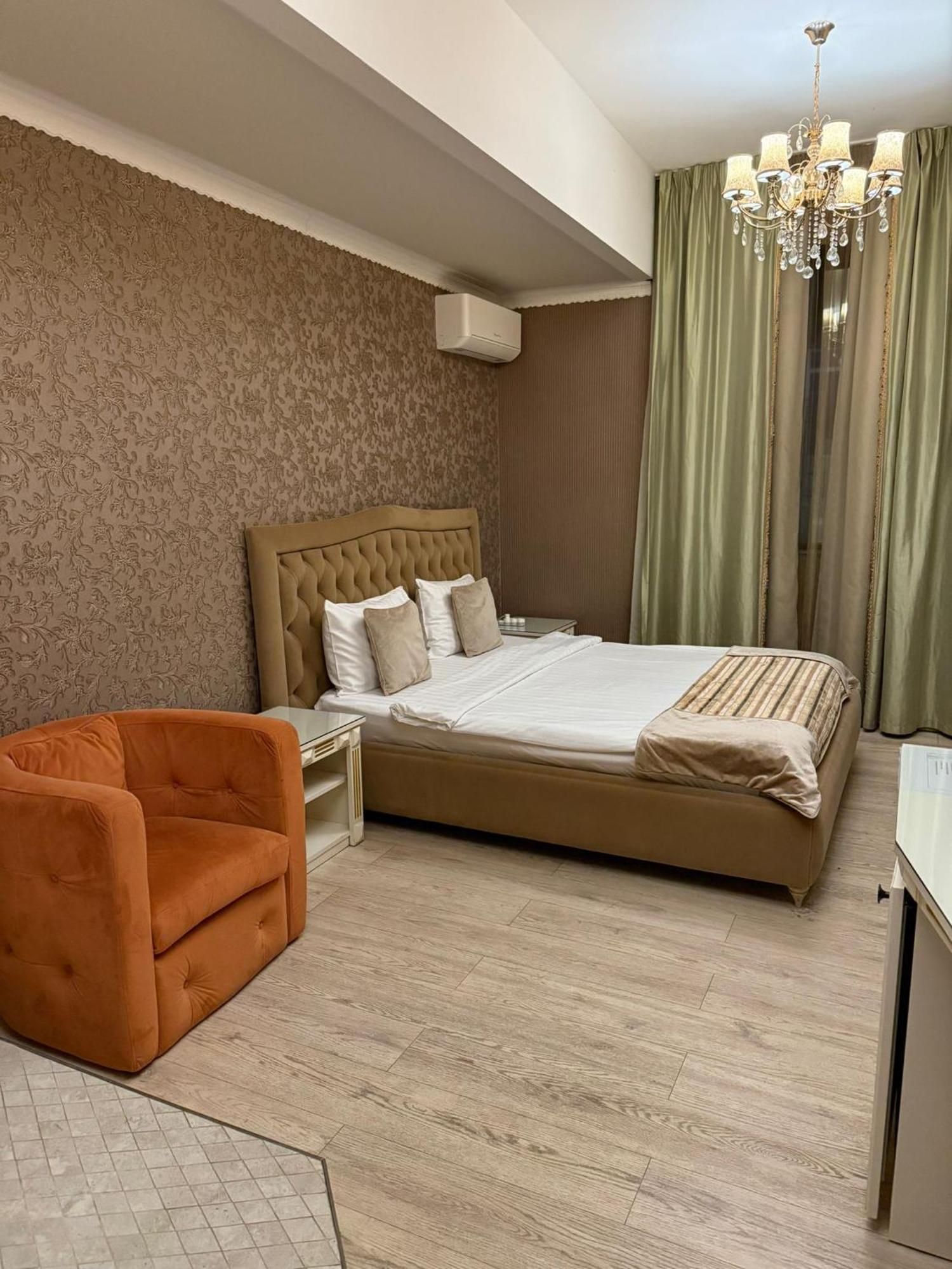 Hotel Goya Collection Târgu Jiu المظهر الخارجي الصورة