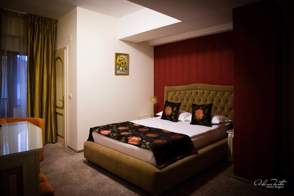 Hotel Goya Collection Târgu Jiu الغرفة الصورة